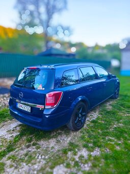 OPEL ASTRA H COMBI 1.4 16v - 3