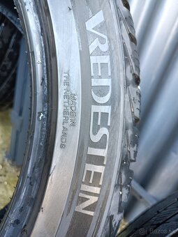 285/40 R21 109 Y XL Celoročné Vredestein Quatrac Pro - 3