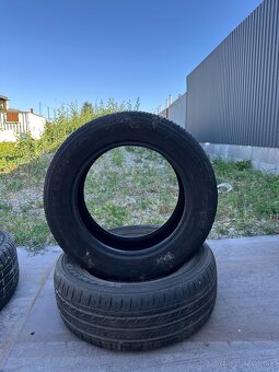 195/60 R15 - 3