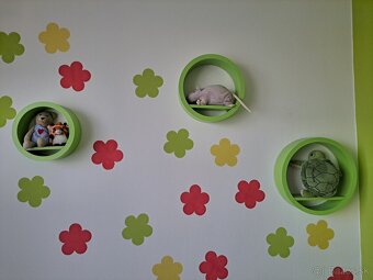 Sada○ poličiek - 3