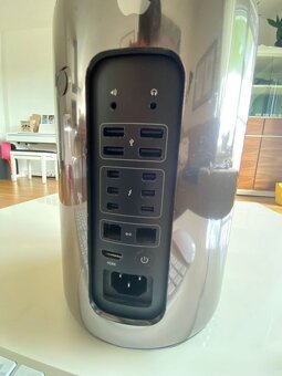 MAC Pro 6.1, 3,7 GHz 4xXeon, 64GB, 4GB Nvme HDD - 3
