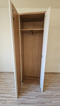 Skriňa, botník, zrkadlo = set - 3