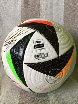 Adidas Fussballliebe EURO 2024 s podpismi futbalistov - 3