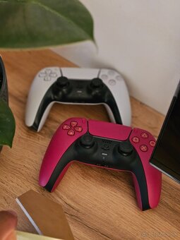 Predám PS5 s mechanikou +2 ovládače a hry - 3
