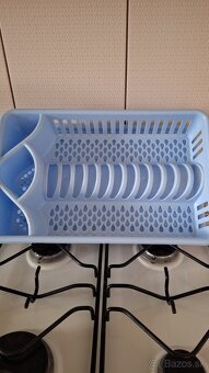 Ptedám odkvapkávač riadu,veľkú krabicu vankúšov - 3