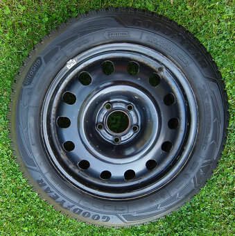 Kompletná zimná sada pneumatík GoodYear s diskami (5 ks) - 3