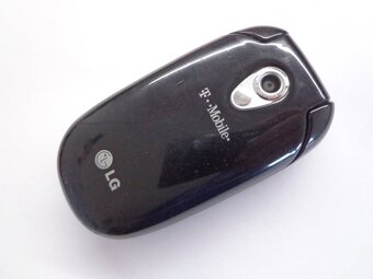 LG KG 225 Veľmi Zachovalé Maličké Véčko 8cm a len 69g - 3