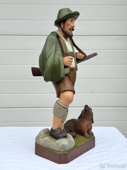 Parádní velká dřevěná socha myslivec - 3