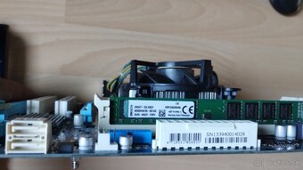 Predám základnú dosku Intel Gigabyte GA-B75M-D3H - 3