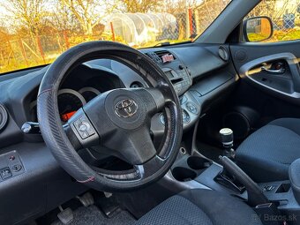 Toyota RAV4 - 3