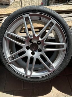 255/35 R19 - 3