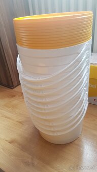 Predám vedro (biele) 10L + viečko na vedro 10L (žlté) - 3