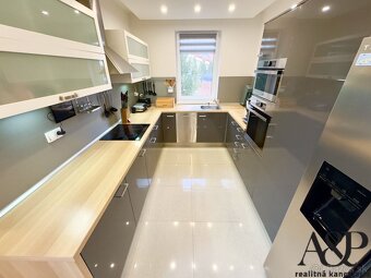 4 IZBOVÝ RODINNÝ DOM S BAZÉNOM, POZEMOK 783M2, RECA, okr. SE - 3