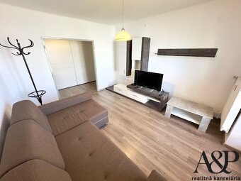 2 IZB. BYT S BALKÓNOM V CENTRE MESTA, 58M2, TOVÁRENSKÁ UL., - 3
