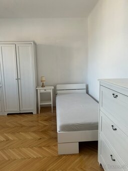 Predám 2i byt v úplnom centre NR s krásnym výhľadom - 3
