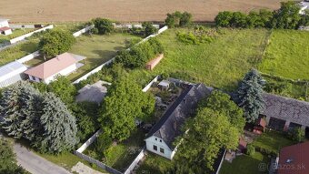 samostatné pozemky plus prístupová cesta  v Lehniciach - 3