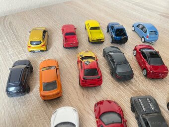 15 malých autíčiek - 3