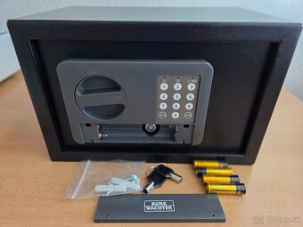 Trezor Burg Wächter - 3