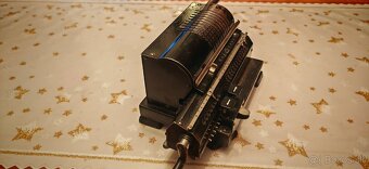 mechanická koliesková kalkulačka - 3