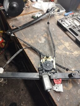 Nahradne diely Lancia Thesis - 3