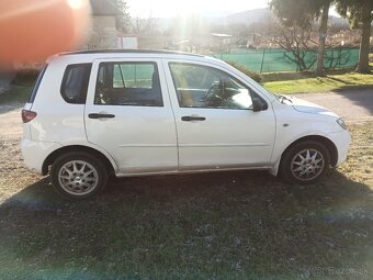 Mazda 2 - 3