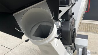 Profesionálny štiepkovač dreva - 3