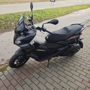 Aprilia SR GT 125 - 3