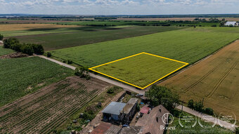 BOSEN | Na predaj - Pozemok určený na výstavbu RD, 20 000 m2 - 3