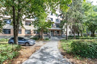 BC TOMÁŠIKOVA 35 - obchodný priestor vo vstupnom vestibule - - 3