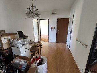 Klimatizovaný 4- izbový byt s balkónom - 3