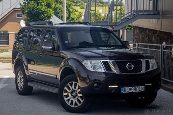 Nissan Pathfinder 3.0 V6 LE A/T - 3