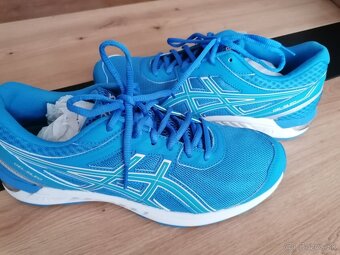 Predám dámske bežecké tenisky Asics - 3