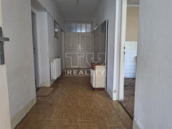 Rodinný dom s veľkým pozemkom – Beluša, Slatinská ulica - 3