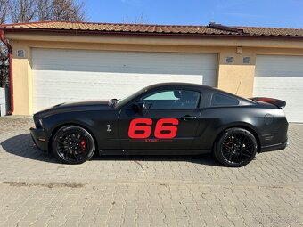 Ford Mustang Shelby GT 500 V8 SVT - 3