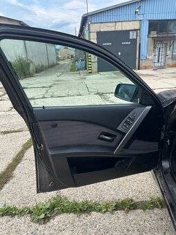BMW E60 sedačky - 3