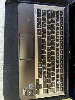 Prodám - Ultrabook Toshiba Satellite U920t-104 - 3