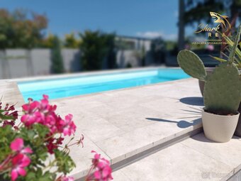 NA PREDAJ KRÁSNY SLNEČNÝ  4 IZBOVÝ RODINNÝ DOM - 3