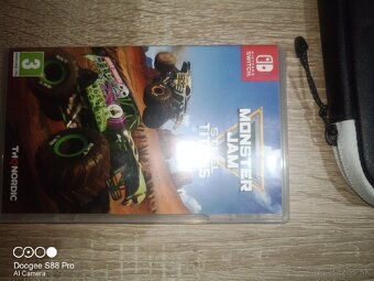 Obal na nintendo switch plus dve hry - 3