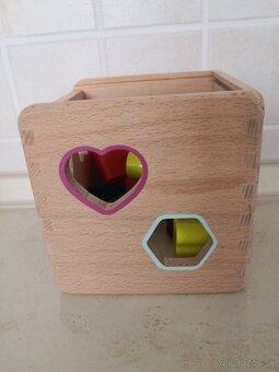 Motorická hračka na vhadzovanie - 3