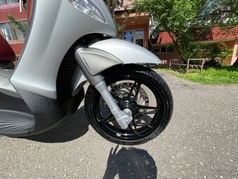 Piaggio Beverly Sport Touring 350 - 3