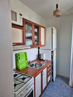 Pekný, zariadený 1.izb. byt s balkónom a pivničnou kobkou - 3