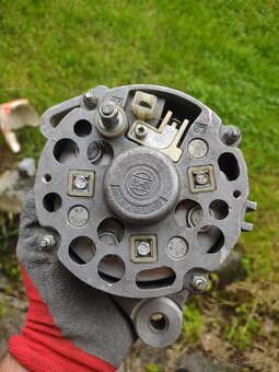 Ulozenka nepoužitý alternátor Fiat 850 - 3