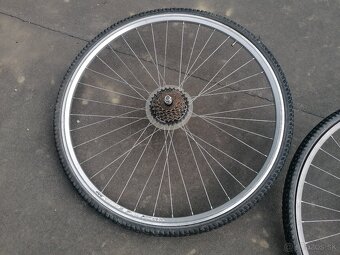 Predám zadné 28" kolesá na bicykel - 3