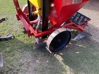 Sadzač zemiakov - 3