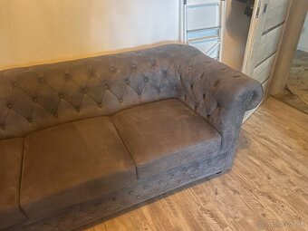Predám trojmiestnu sedačku/gauč chesterfield - 3