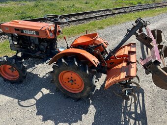 Kubota B6000 s rotavátorom - 3