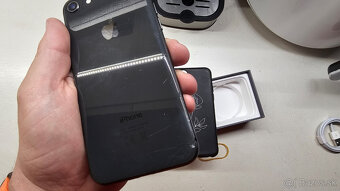 Apple iPhone 8 64GB - nová batéria - 3