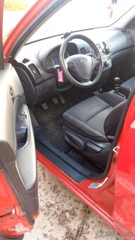HYUNDAI I30 Diesel 1.6.66kw rok 2011 - 3