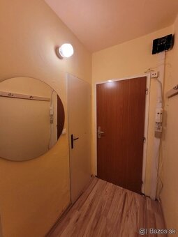 Ponúkame do prenájmu garsonku v Štúrove - 3
