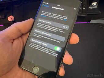 Apple iPhone 7 32GB Space Gray - 3